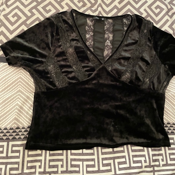 Fashion Nova see through velvet top. US S - Picture 3 of 9